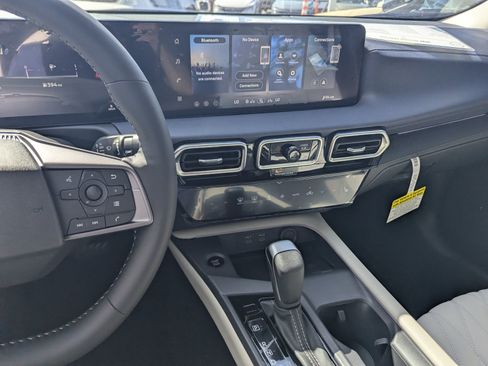 New 2026 Nissan Sentra SL w/ Floor Mat Package FWD image 10