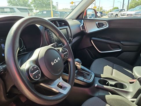 Used 2024 Kia Soul LX w/ Option Group 015 FWD image 10