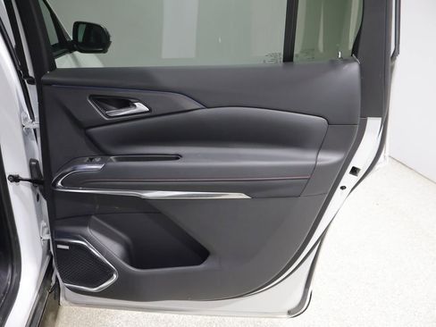 Used 2024 Chevrolet Traverse RS w/ LPO, Floor Liner Package AWD/4WD image 21