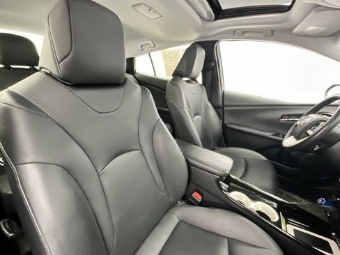 Used 2016 Toyota Prius Four w/ Advanced Technology Package image 11