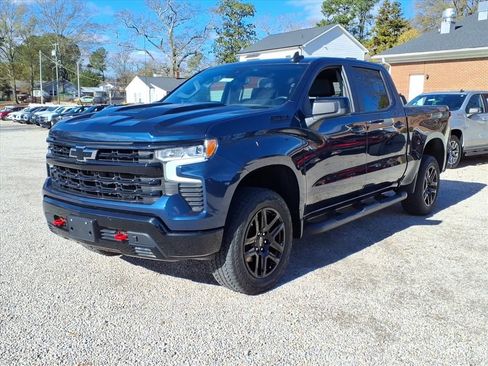 Used 2023 Chevrolet Silverado 1500 LT Trail Boss w/ Convenience Package II image 3