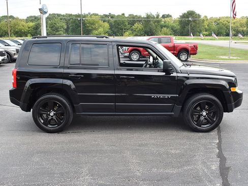 Used 2017 Jeep Patriot Latitude AWD/4WD image 12