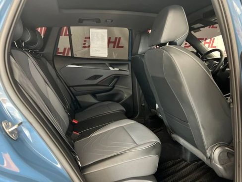Used 2025 Volkswagen Tiguan SE R-Line AWD/4WD image 11