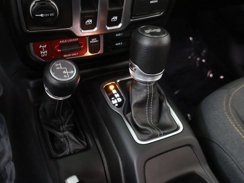 Used 2025 Jeep Wrangler Sport AWD/4WD image 42