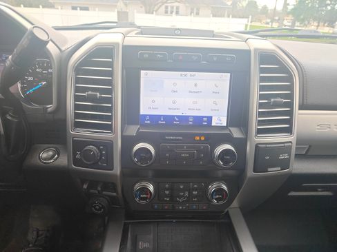 Used 2021 Ford F250 Platinum w/ FX4 Off-Road Package AWD/4WD image 19