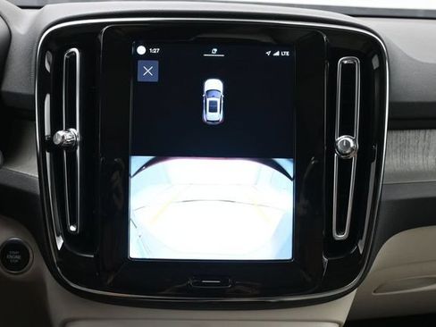 Used 2023 Volvo XC40 B5 Plus w/ Driver Assist Package AWD/4WD image 22