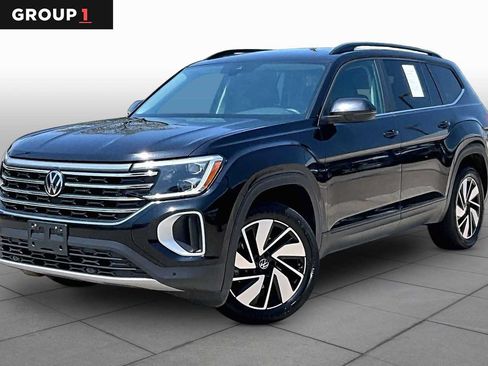 Used 2024 Volkswagen Atlas SE FWD image 1