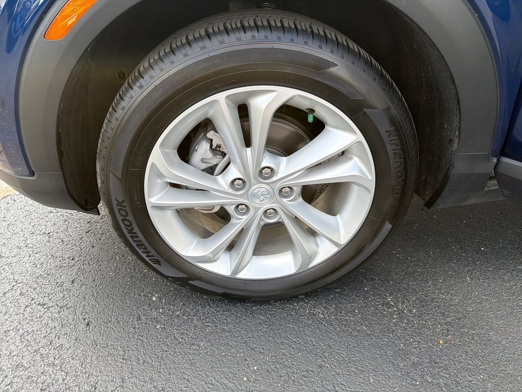 Used 2023 Buick Encore GX Preferred w/ Cold Weather Comfort Package FWD image 28
