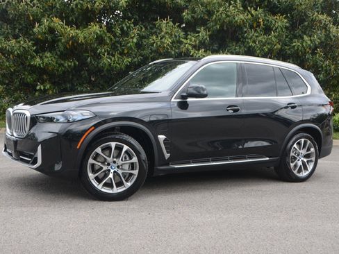 Used 2025 BMW X5 xDrive50e image 5