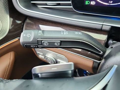 Used 2025 Mercedes-Benz GLE 450e 4MATIC image 41