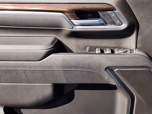 Certified 2025 Chevrolet Silverado 2500 LT w/ Texas Edition image 24