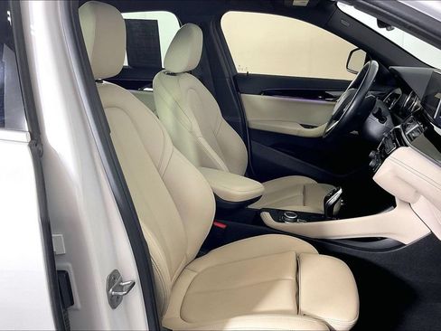 Used 2022 BMW X2 sDrive28i w/ Premium Package FWD image 9