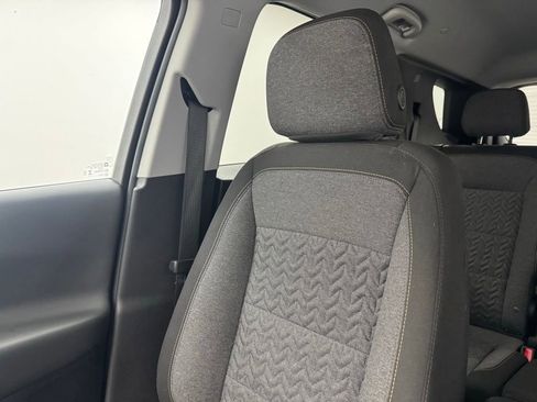 Used 2024 Chevrolet Equinox LT image 40