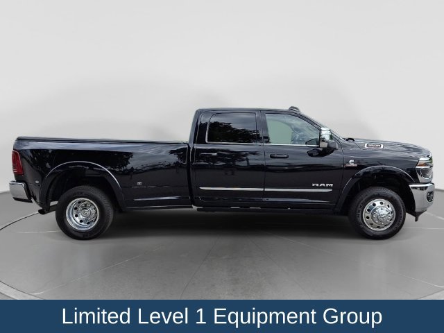 Used 2025 RAM 3500 Limited AWD/4WD image 9