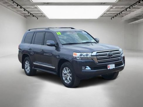 Used 2018 Toyota Land Cruiser w/ Preferred Accessory Package AWD/4WD image 8