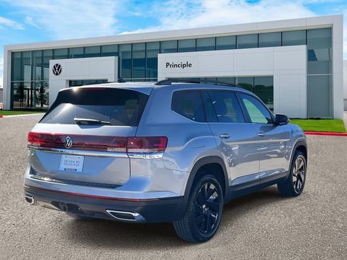 New 2026 Volkswagen Atlas SE FWD image 3