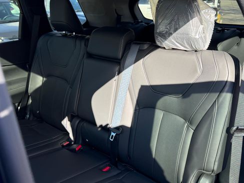 New 2026 INFINITI QX60 Luxe w/ Cargo Package image 18