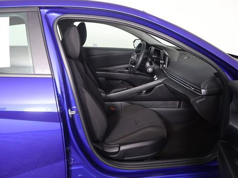 Used 2025 Hyundai Elantra SE FWD image 26