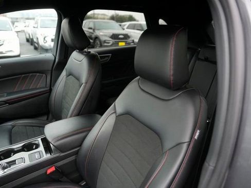 Used 2024 Ford Edge ST-Line image 10