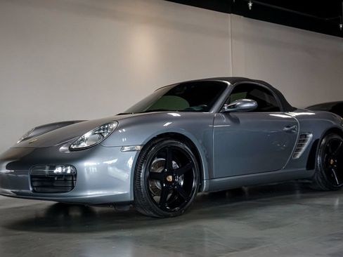 Used 2006 Porsche Boxster RWD image 3