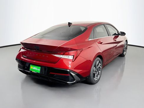 Used 2024 Hyundai Elantra SEL w/ Convenience Package FWD image 10