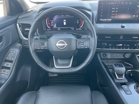 Certified 2025 Nissan Rogue SL AWD/4WD image 10