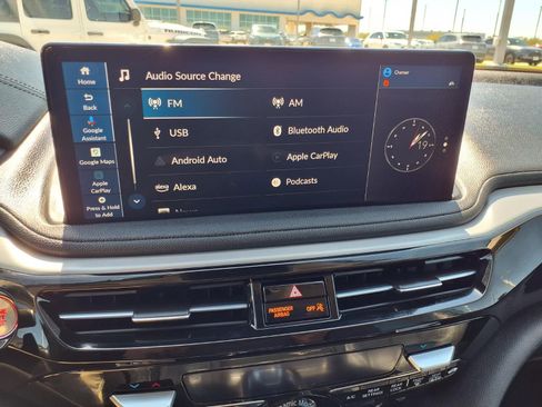 Used 2025 Acura MDX FWD image 21