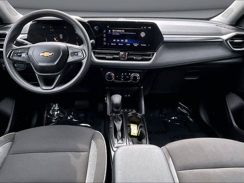 Used 2025 Chevrolet TrailBlazer LT FWD image 7