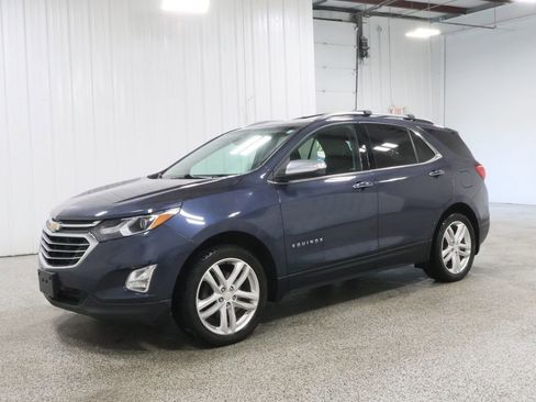 Used 2018 Chevrolet Equinox Premier image 2
