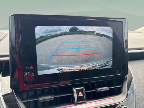 Used 2023 Toyota Corolla LE FWD image 12