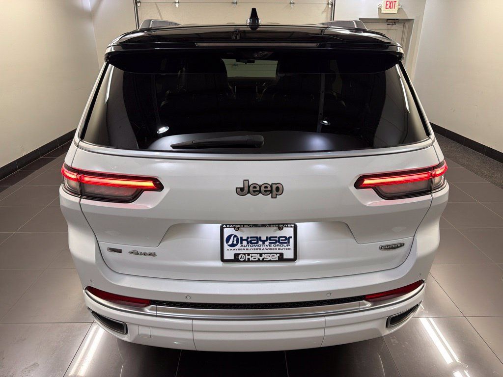 Used 2021 Jeep Grand Cherokee L Summit w/ Advanced Protech Group IV AWD/4WD image 5