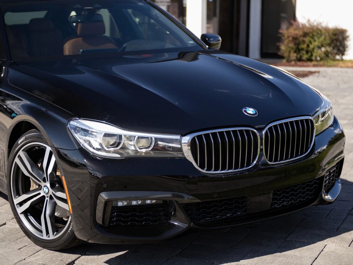 Used 2018 BMW 740i RWD image 2