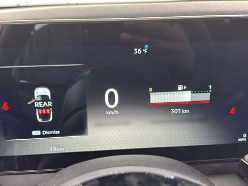 Used 2025 Nissan Kicks SR w/ Illumination Package image 20