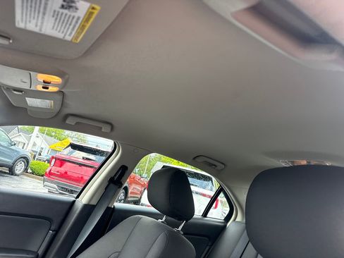 Used 2011 Ford Fusion SE FWD image 15