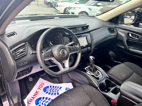 Used 2018 Nissan Rogue S image 9
