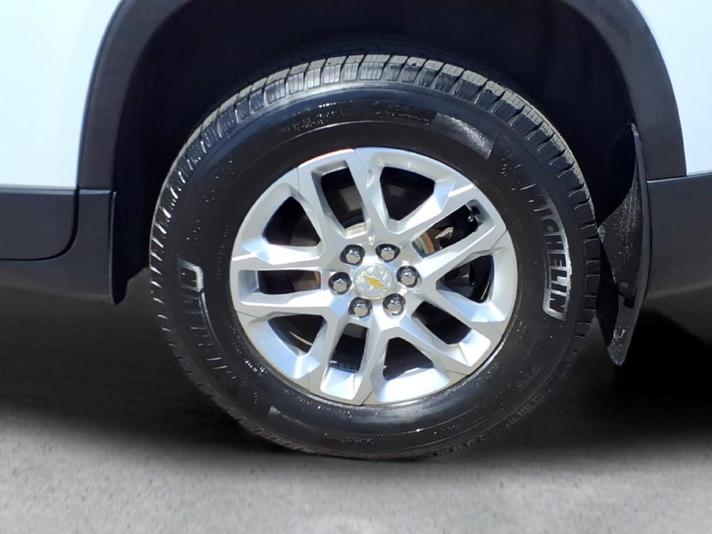 Used 2020 Chevrolet Traverse LS w/ LPO, Floor Liner Package FWD image 7