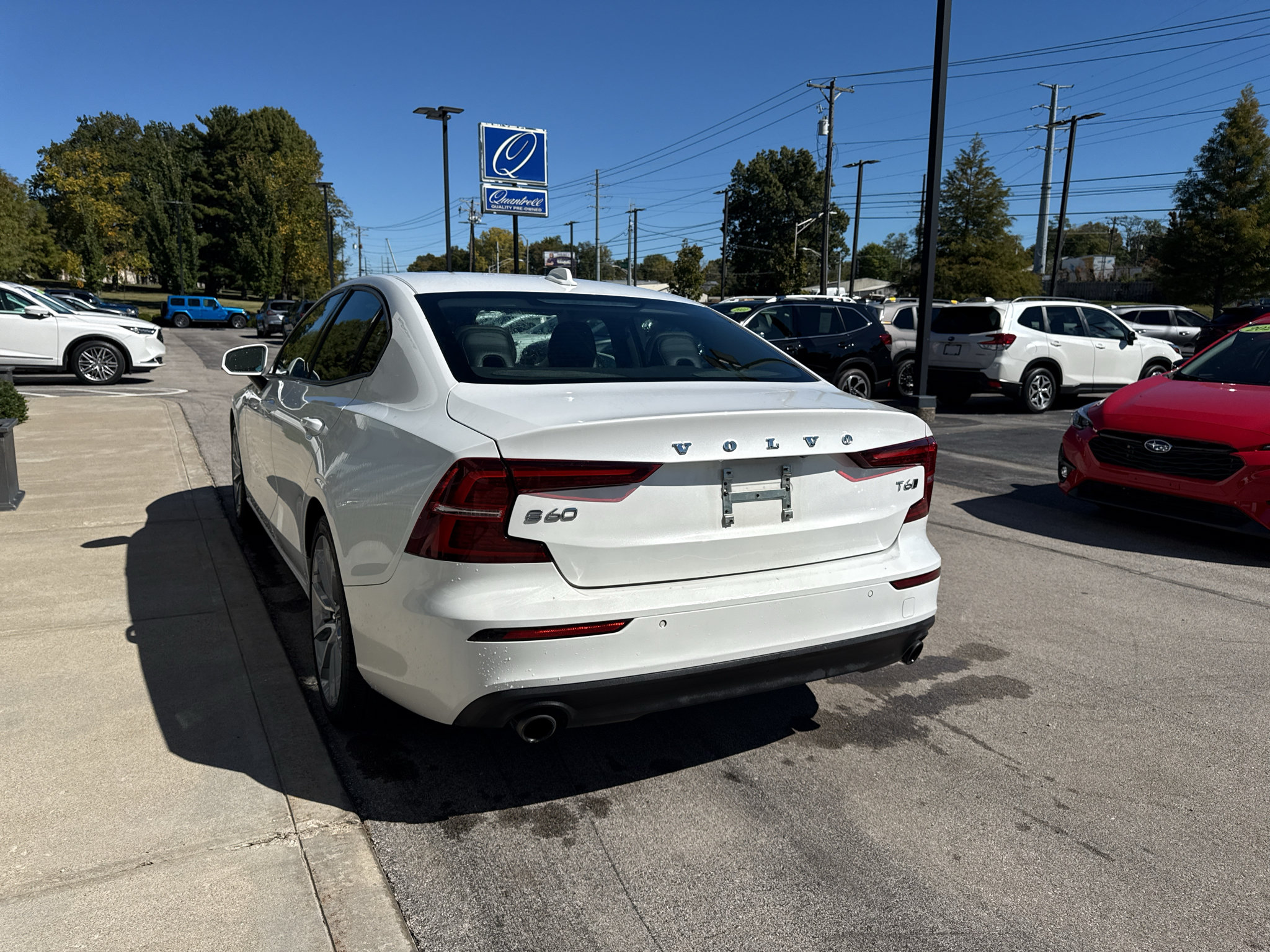 Used 2020 Volvo S60 T6 Momentum AWD/4WD image 4