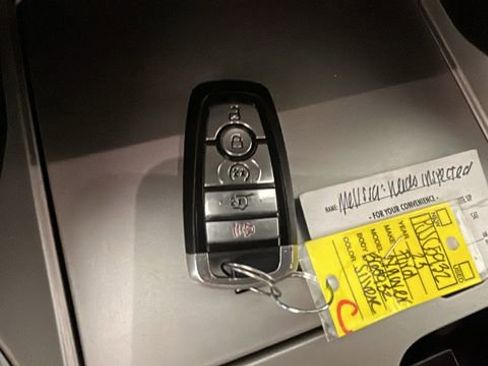 Used 2023 Ford Explorer XLT AWD/4WD image 22