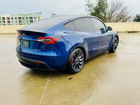 Used 2023 Tesla Model Y Performance image 41
