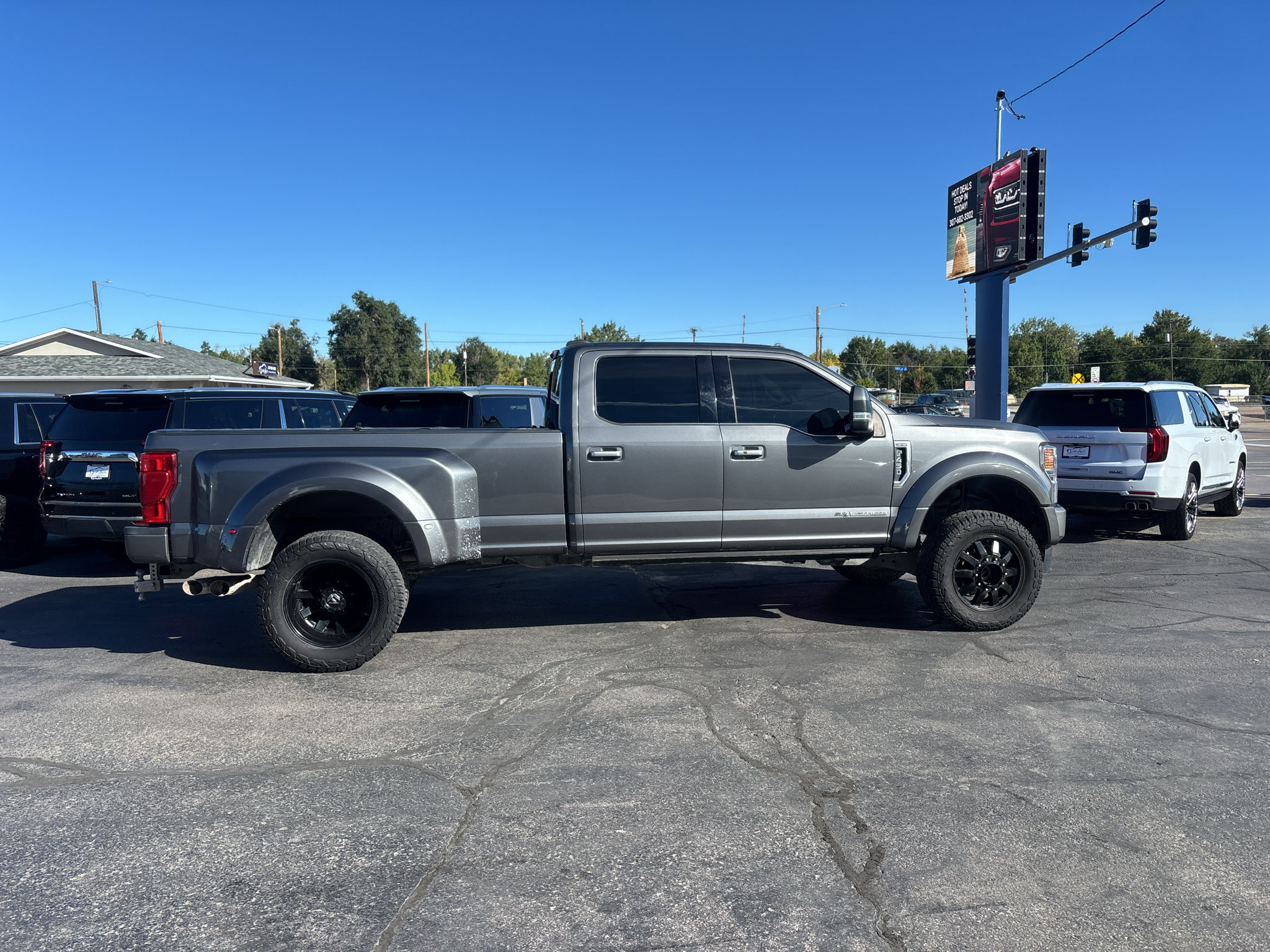 Used 2022 Ford F450 Limited w/ FX4 Off-Road Package AWD/4WD image 5