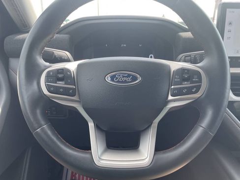 Used 2025 Ford Explorer Active w/ Active Comfort Package AWD/4WD image 17