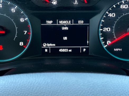 Used 2023 Chevrolet Traverse LT FWD image 40