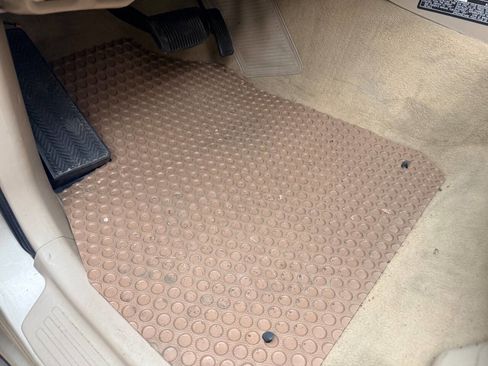 Used 2001 Lexus LX 470 4WD image 39