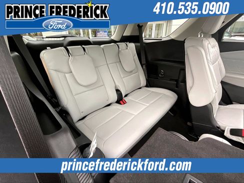 Used 2025 Ford Explorer Platinum w/ Ultimate Package image 27