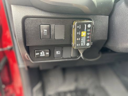 Used 2022 Toyota Tacoma SR5 image 17