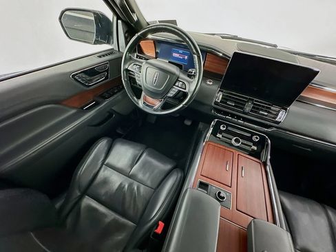 Used 2023 Lincoln Navigator Reserve AWD/4WD image 10