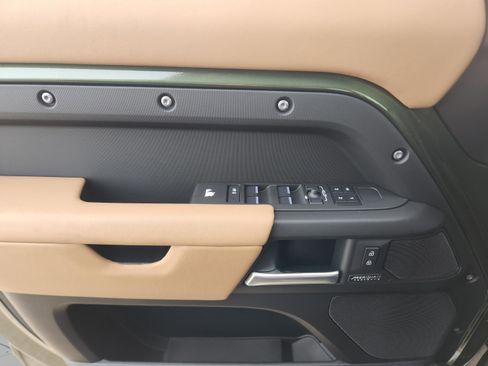 New 2026 Land Rover Defender 110 X-Dynamic SE image 32