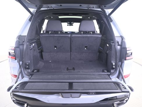 Used 2025 BMW X7 xDrive40i w/ M Sport Package AWD/4WD image 15