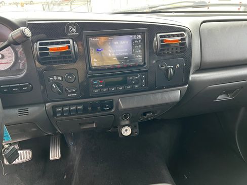 Used 2006 Ford F250 Harley-Davidson AWD/4WD image 13