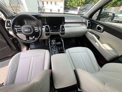 Used 2022 Kia Sorento S image 23